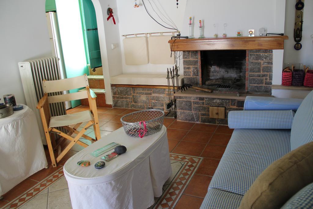 ヴロンダトス Chios Stone Houseヴィラ エクステリア 写真